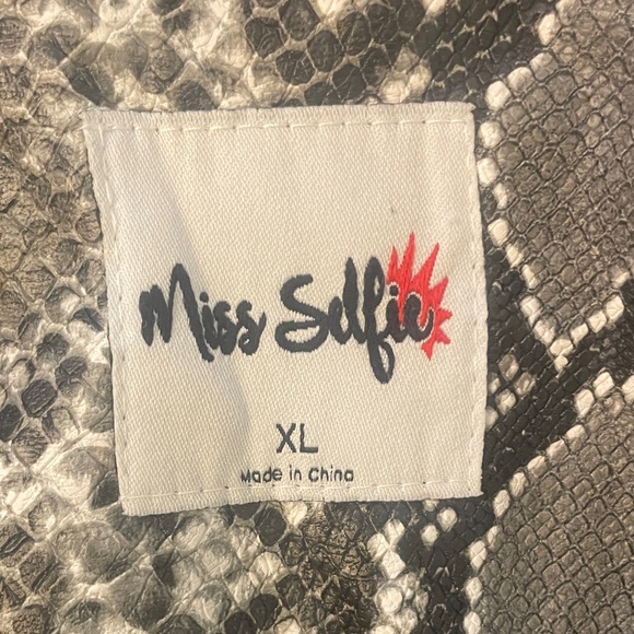 Miss Selfie Women's XL Snake Print Faux Leather Moto Jacket - Picture 5 of 8